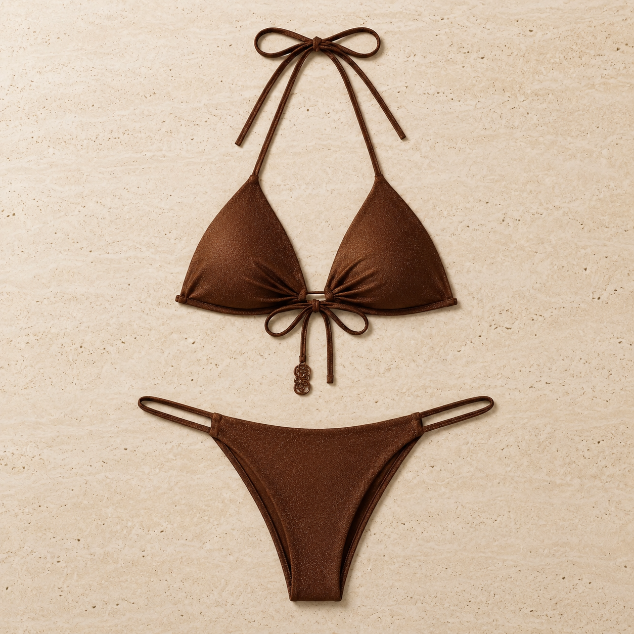 Performance Form Brown Front Flat Lay
Flat lay of the Fitfigura Support Bikini – Performance Form in brown, featuring the bikini top and matching bottoms arranged on a neutral background.